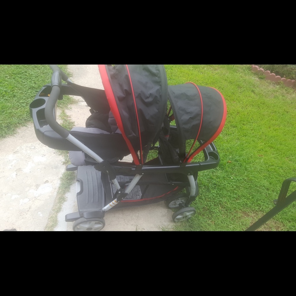 Double stroller - Picture 3 of 7